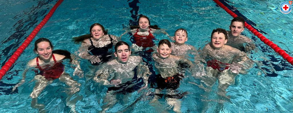 Gruppenfoto im Schwimmbad