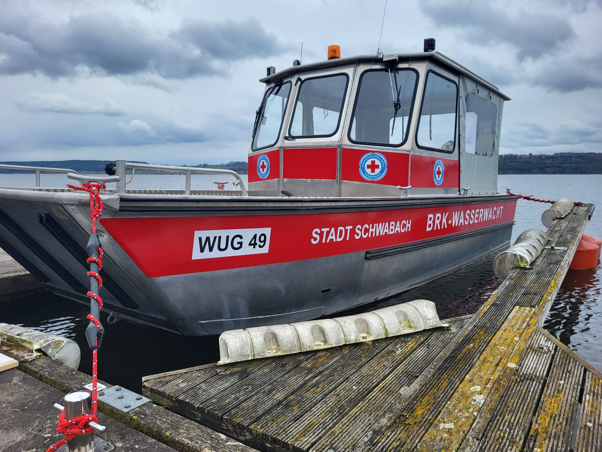 Boot an der Anlegestelle